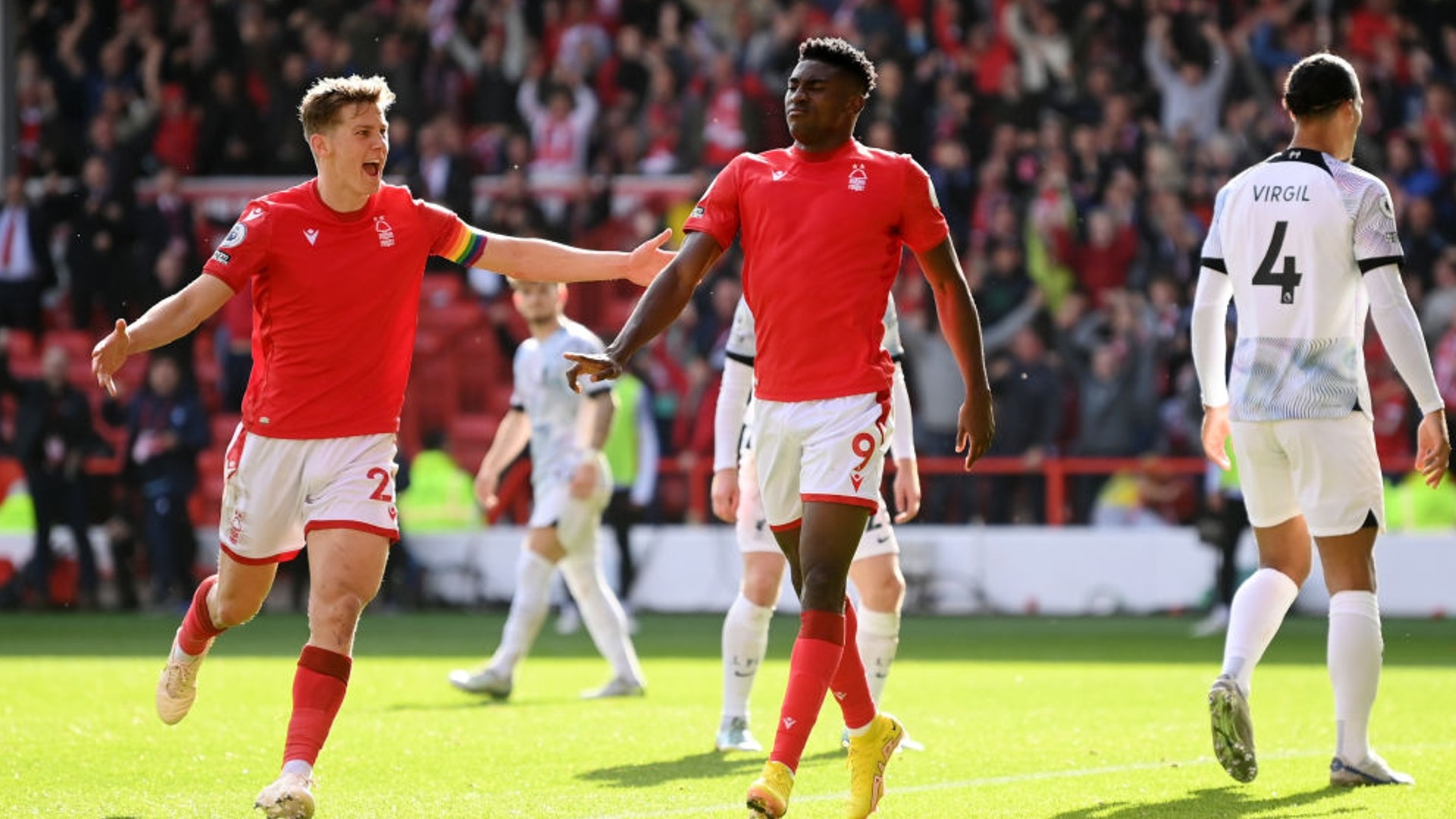 员在防卫过 员在防卫过