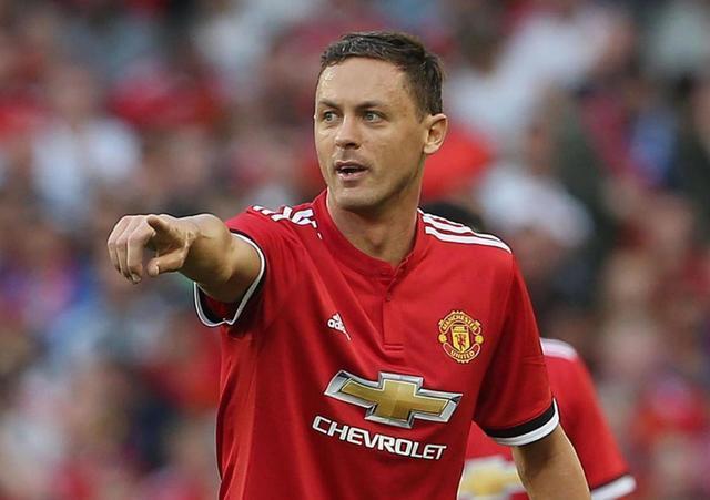 球员们通过 球员们通过